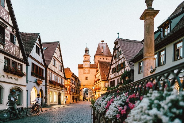 גרמניה אירוח תיירות כפר פרחים סדר