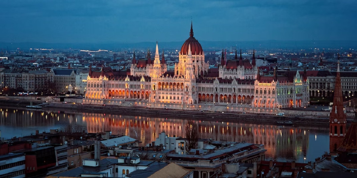 הונגריה בודפשט פרלמנט פוסט