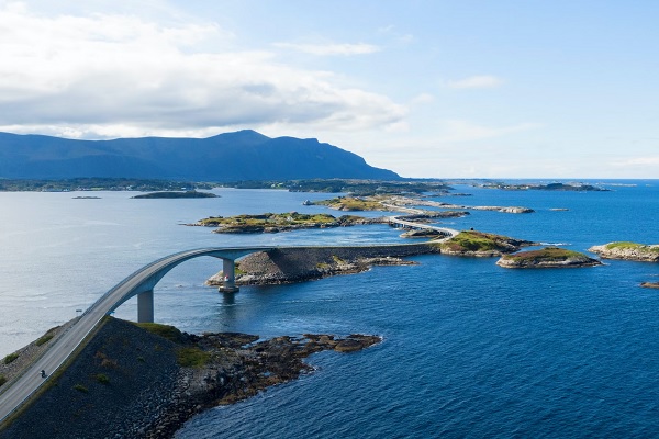 נורווגיה גשר תשתיות נוף